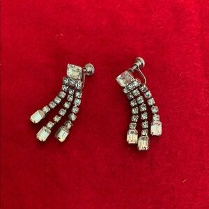 Elegant Silver Crystal Drop Earrings